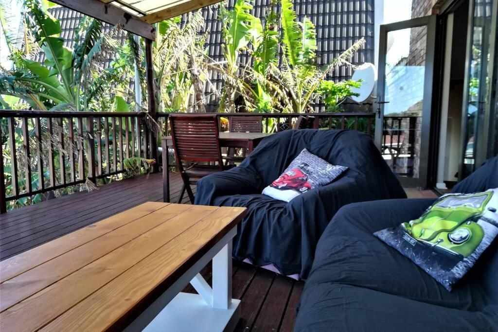 2 Bedroom Guest Suite At A-Frame Glengariff Beach Glen Eden Exteriör bild